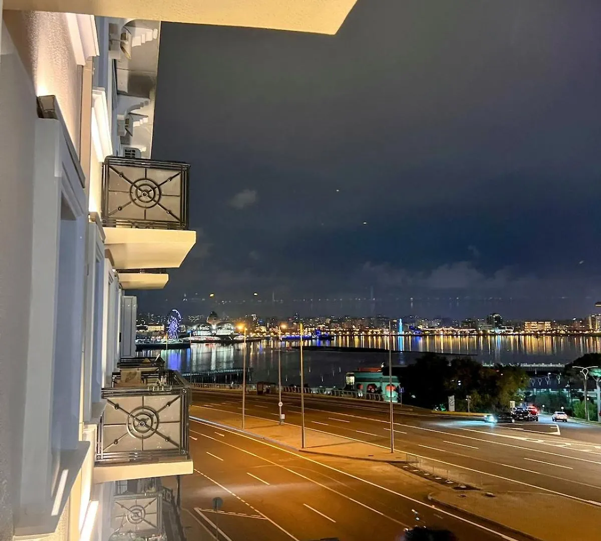 The National Flag Square Apartment Μπακού